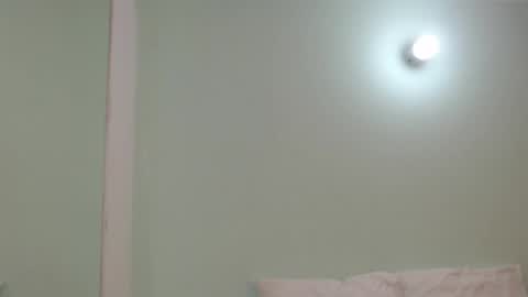 scarlet  online show from April 17, 10:51 am