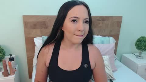 scarlet  online show from April 22, 11:34 am