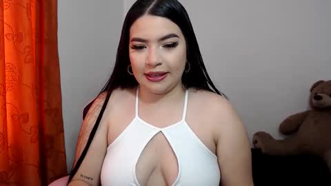 Snapshot of scarletlux_ chatting on February 24, 6:50 pm Scarlet online show from February 24, 6:50 pm