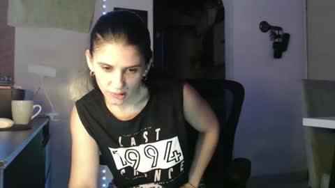 scarletmoons online show from March 20, 6:51 am