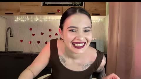 Snapshot of scarletpetal chatting on March 1, 12:29 pm scarletpetal online show from March 1, 12:29 pm