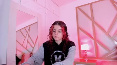 Scarlet online show from December 6, 11:54 am