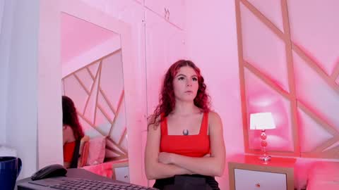 Scarlet online show from December 6, 3:00 pm