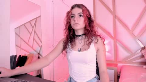 Scarlet online show from December 10, 1:55 pm