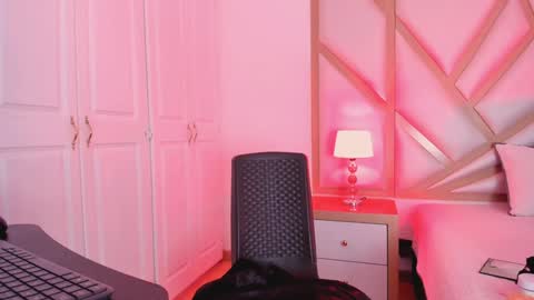 Scarlet online show from December 13, 2:38 pm