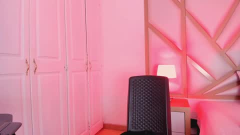 Scarlet online show from December 13, 5:43 pm