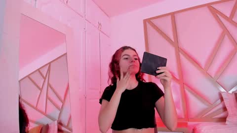 Scarlet online show from December 20, 11:43 am