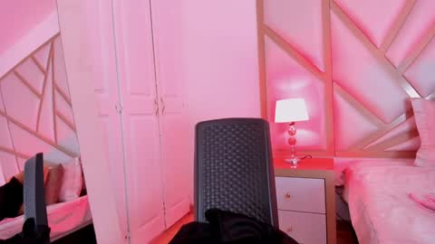 Scarlet online show from December 20, 2:49 pm