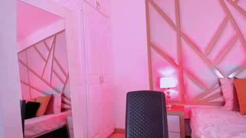 Scarlet online show from December 21, 11:44 am