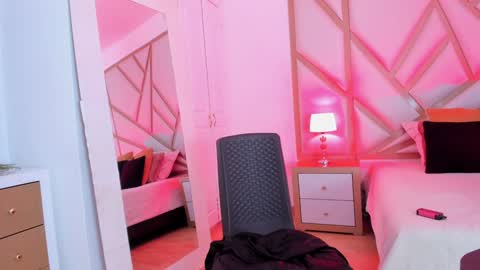 Scarlet online show from January 3, 6:24 pm