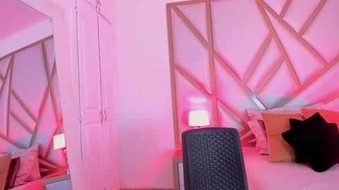 Scarlet online show from January 4, 2:46 pm