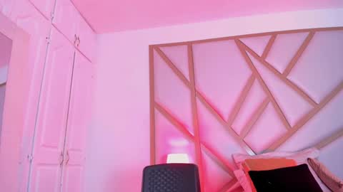 Scarlet online show from January 4, 5:58 pm