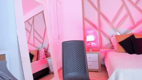 Scarlet online show from January 10, 3:37 pm