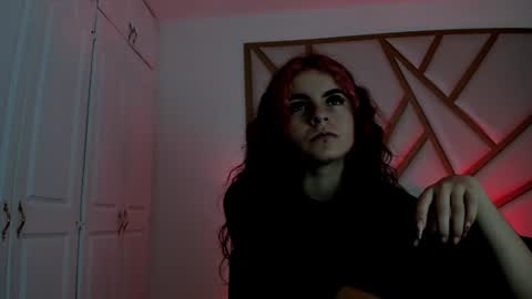 Scarlet online show from January 17, 1:03 pm