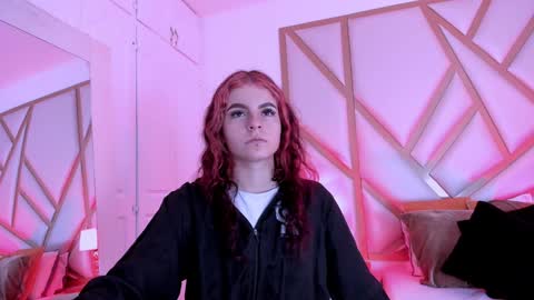 Scarlet online show from January 20, 1:00 pm