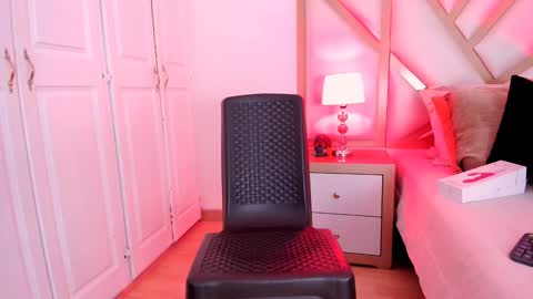 Scarlet online show from February 5, 2:59 pm