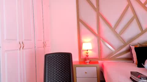 Scarlet online show from February 21, 2:06 pm