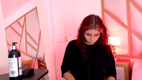 Scarlet online show from February 24, 5:42 pm