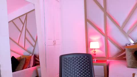 Scarlet online show from February 26, 4:45 pm