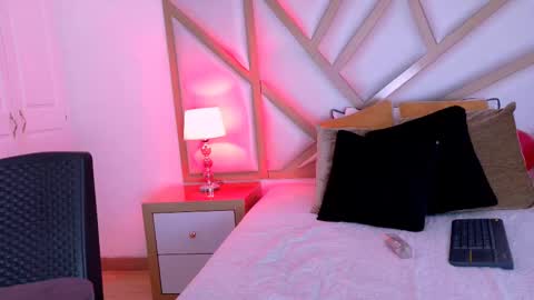 Scarlet online show from February 27, 5:26 pm