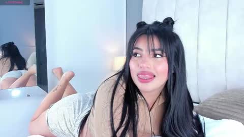 Snapshot of scarletstarr_ chatting on November 11, 4:12 am Scarlet online show from November 11, 4:12 am