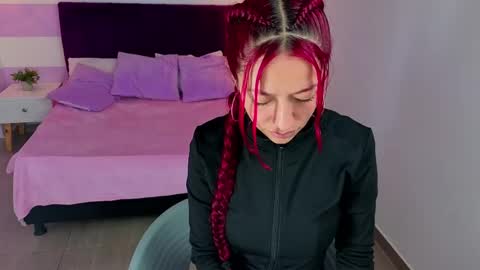 Scarlett online show from April 17, 1:47 pm