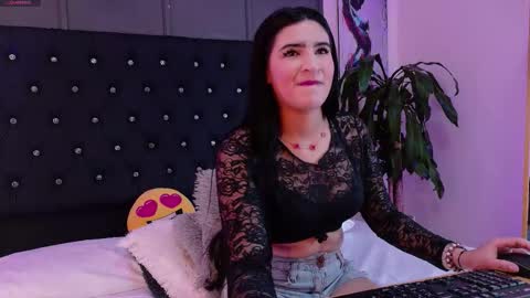 Snapshot of scarlett__durand chatting on September 16, 11:55 am scarlett__durand online show from September 16, 11:55 am