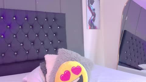 Snapshot of scarlett__durand chatting on September 23, 11:57 am scarlett__durand online show from September 23, 11:57 am