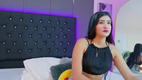 Snapshot of scarlett__durand chatting on September 24, 11:57 am scarlett__durand online show from September 24, 11:57 am