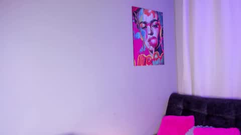 Snapshot of scarlett__durand chatting on October 18, 12:06 pm scarlett__durand online show from October 18, 12:06 pm