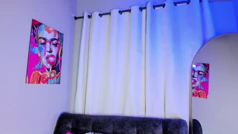 Snapshot of scarlett__durand chatting on October 24, 11:39 am scarlett__durand online show from October 24, 11:39 am