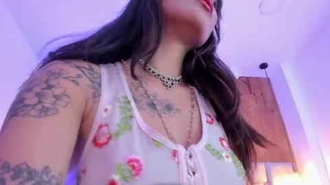 Snapshot of scarlett_casttro chatting on July 8, 5:01 am scarlett_casttro online show from July 8, 5:01 am
