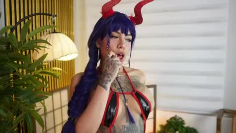 Scarlett Collins online show from June 5, 8:14 pm