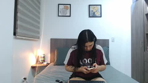 Scarlett and Jazmin online show from April 3, 10:35 am