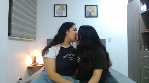 Scarlett and Jazmin online show from April 11, 2:27 am