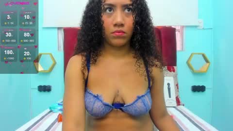 scarlett_fox20 online show from April 21, 11:27 am