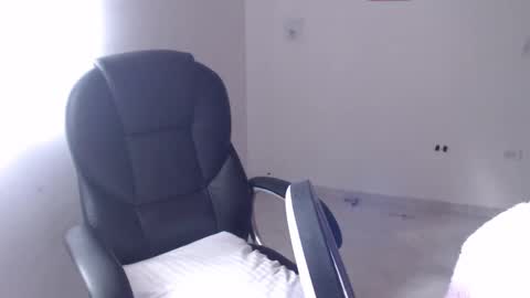 Snapshot of scarlett_liz chatting on March 5, 12:22 pm Scarlett online show from March 5, 12:22 pm