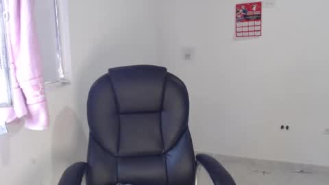 Snapshot of scarlett_liz chatting on March 7, 12:34 pm Scarlett online show from March 7, 12:34 pm