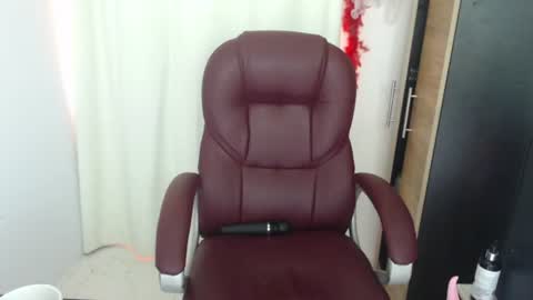 scarlett_mill online show from June 11, 3:54 pm