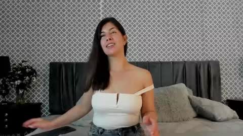 Scarlett online show from December 7, 1:18 pm