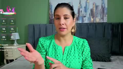 Snapshot of scarlett_moore_ chatting on May 3, 5:41 pm Scarlett online show from May 3, 5:41 pm