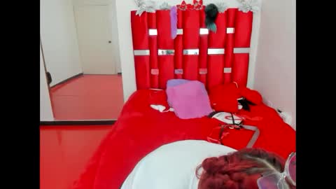 Snapshot of scarlett_red_11 chatting on May 7, 3:23 am scarlett_red_11 online show from May 7, 3:23 am