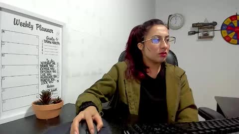 Snapshot of scarlett_sen chatting on December 2, 1:46 pm Mistress Scarlett online show from December 2, 1:46 pm