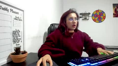 Snapshot of scarlett_sen chatting on December 13, 2:38 pm Mistress Scarlett online show from December 13, 2:38 pm