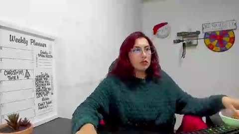 Snapshot of scarlett_sen chatting on December 19, 1:07 pm Mistress Scarlett online show from December 19, 1:07 pm