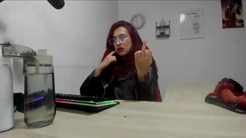 Snapshot of scarlett_sen chatting on February 17, 3:42 pm Mistress Scarlett online show from February 17, 3:42 pm