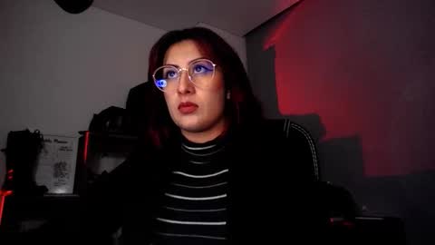 Snapshot of scarlett_sen chatting on September 18, 2:08 pm Mistress Scarlett online show from September 18, 2:08 pm