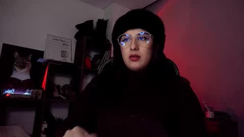 Snapshot of scarlett_sen chatting on October 14, 12:50 pm Mistress Scarlett online show from October 14, 12:50 pm