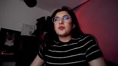 Snapshot of scarlett_sen chatting on October 18, 3:02 pm Mistress Scarlett online show from October 18, 3:02 pm