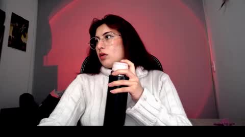 Snapshot of scarlett_sen chatting on October 23, 2:27 pm Mistress Scarlett online show from October 23, 2:27 pm